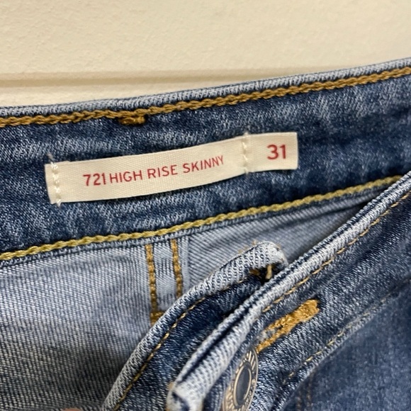 Levi's 721 High-rise Skinny Red Tag Denim Jeans, Size 31 - Picture 7 of 15